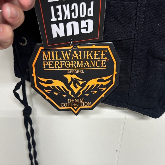 Men's Black Vest with Gun Pocket - Picture 2 of 12